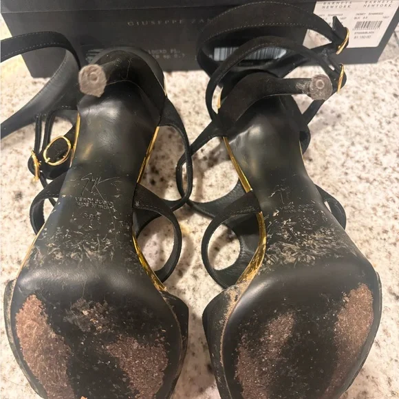 Women’s Size 38.5 Giuseppe Zanotti Design Black and Gold Strappy Sandal - Picture 5 of 11